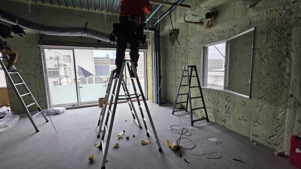 工事の進捗 👷 <br>内装工事がスタート