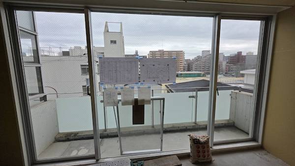 工事の進捗 👷 <br>クリニックのベランダからの眺めです