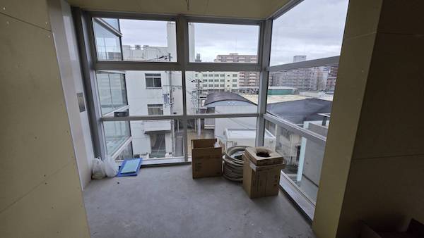 工事の進捗 👷 <br>クリニックのベランダからの眺めです