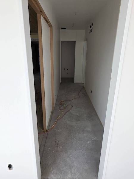 工事の進捗 👷 <br>バックヤードと待合室の様子