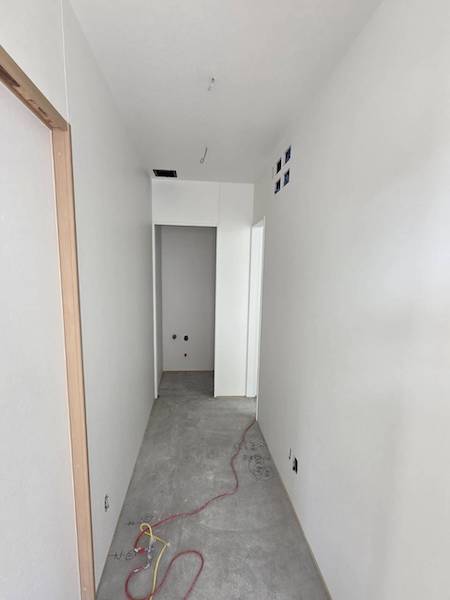 工事の進捗 👷 <br>バックヤードと待合室の様子